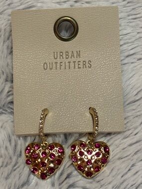 Urban Outfitters Gold Heart Earrings with Fuchsia Stones